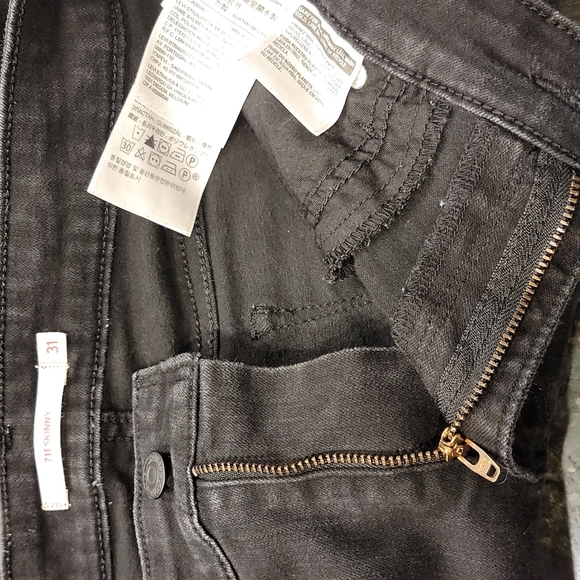 Levi's 711 Skinny Black Deconstructed Jeans - Picture 11 of 15